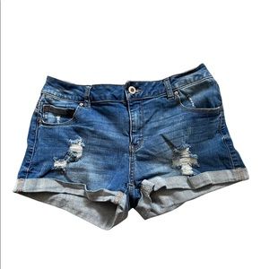 WAX JEAN distressed denim shorts size large